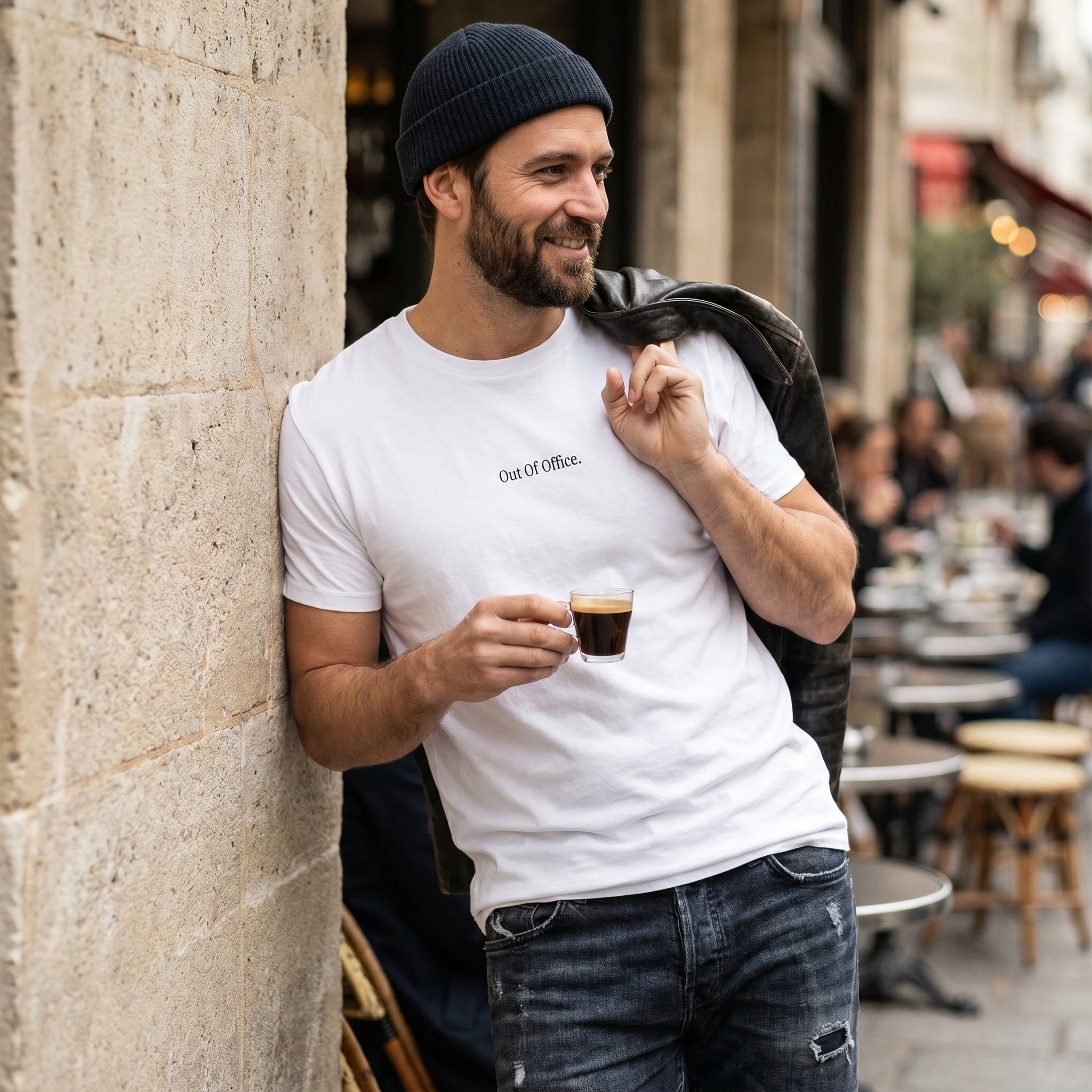 Minimalist "Out of Office" Cotton Tee — Casual Vacation & Work-Break Shirt